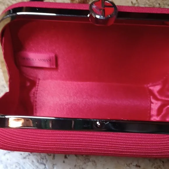 Giorgio Armani Limited Edition Red Makeup case/Clutch, NIB - Picture 5 of 6